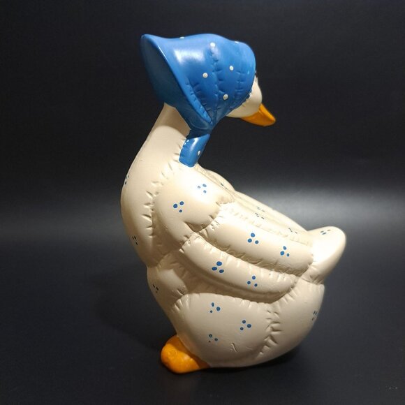 Vintage 1987 Female Duck Figurine With Blue Bonnet & Orange Feet - Picture 3 of 13